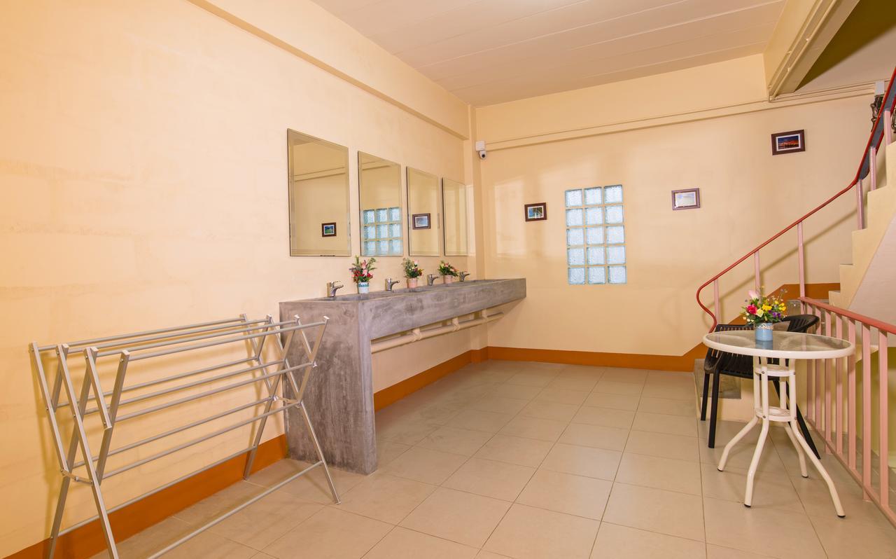 Chaofar De Hostel Krabi town Exteriör bild